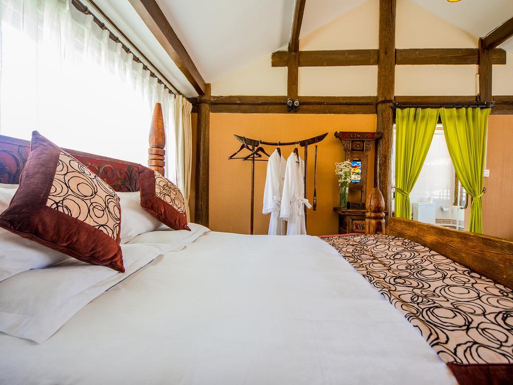 Old Tree Boutique Guesthouse Lijiang  Dış mekan fotoğraf